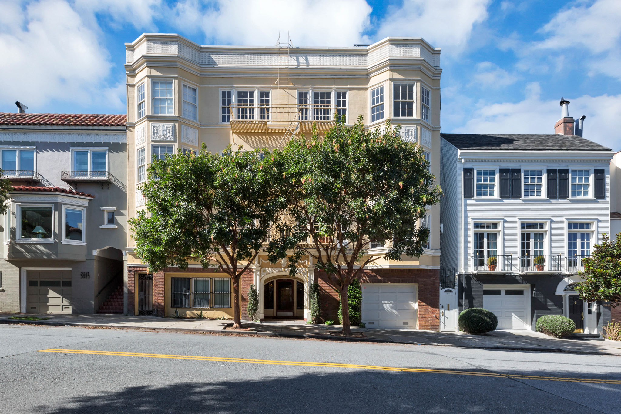 2BR/2BA Apartment on Baker Street · San Francisco
